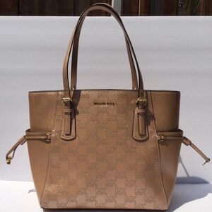 Michael Kors Rosegold Leather Shoulder Tote Handbag Gold metallic Zip Pockets